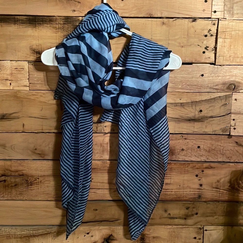 Blue plain and striped scarf